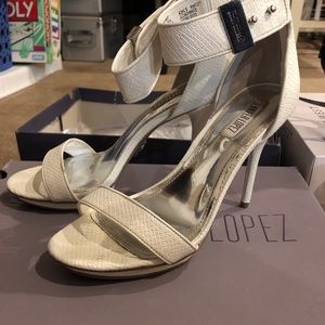 White Sandal heels by Jennifer Lopez